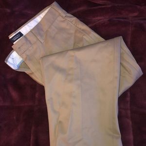 Lands’ End mens khaki pants